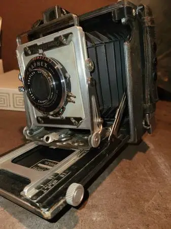 GRAFLEX CAMERA SET w/CASE