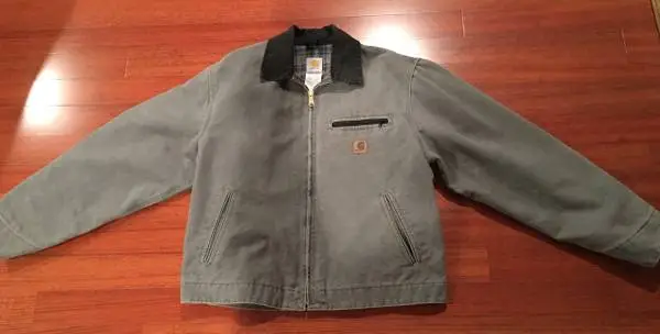 **CARHARTT, JOHN DEERE JACKETS**