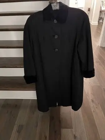 Women’s Black hat and Coat