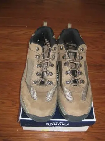 Sonoma Shoes – size 13