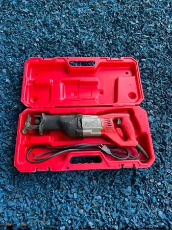 Reciprocating Saw with Hard Case