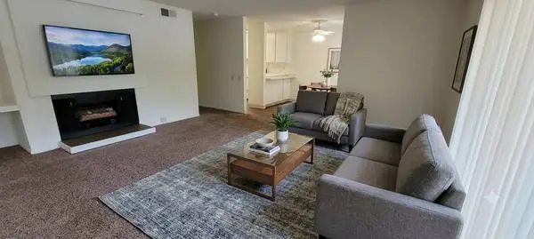 STEPS FROM GOLDEN 1 CENTER! Spacious 2BR/1.5BA Latham floorplan
