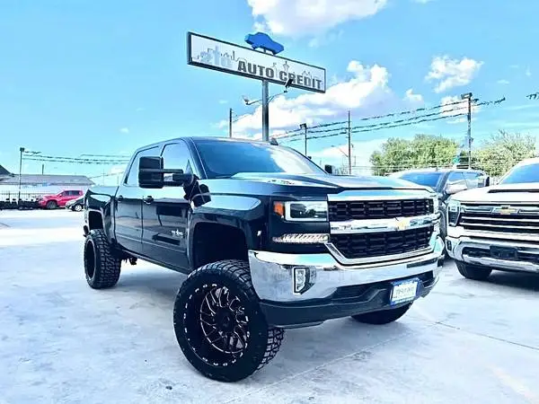 2018 Chevrolet Silverado 1500 Crew Cab LT Pickup 4D 5 3/4 ft