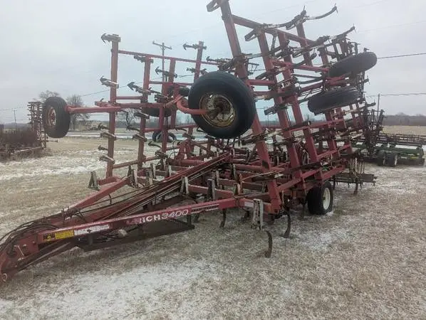 Wilrich 3400 field cultivator