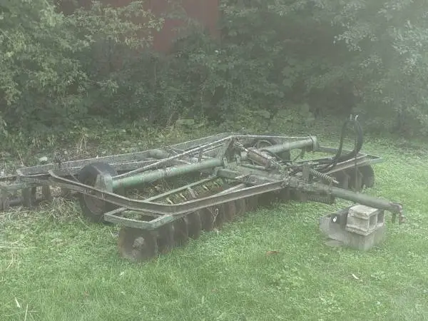 John Deere field disc - 13 ft wide