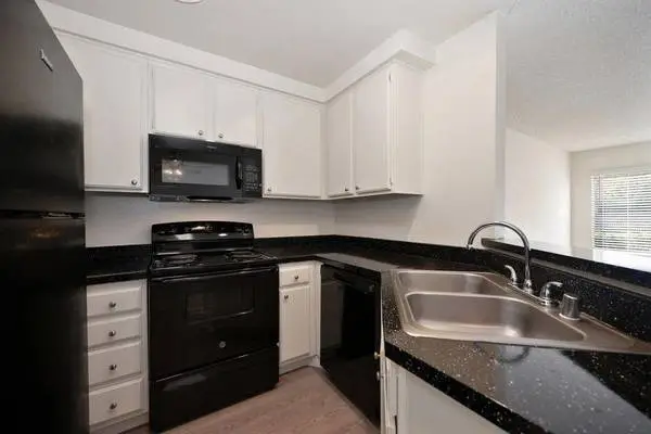 Unbeatable 1 BR s - Pool, Spa, Pet Friendly Perks Await