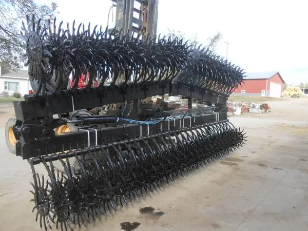 Yetter 3530 rotary hoe
