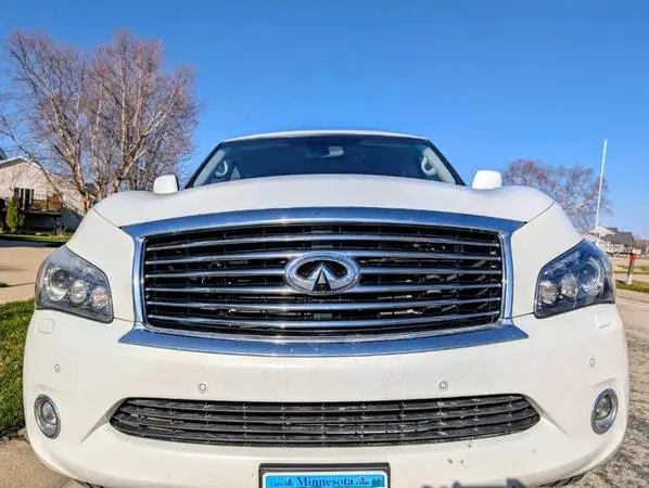 2013 INFINITI QX56 SUV 4X4.