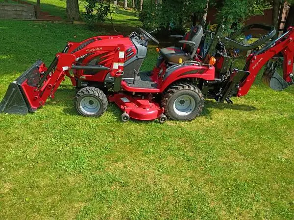 2025 Mahindra Emax 20s Tractor/loader/backhoe