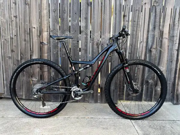 Specialized Rumor (L: 5’9-6’0) Woman’s Mountain Bike