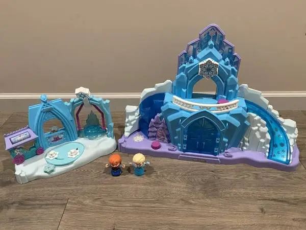 LITTLE PEOPLE DISNEY FROZEN ELSAS LIGHTS & SOUNDS CASTLE