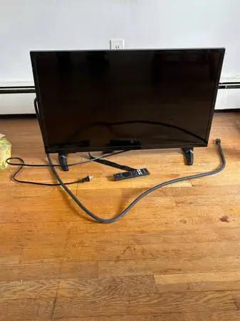 Insignia 32” Class F20 Series Direct Lit LED LCD HD Smart Fire TV w/ R