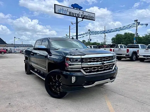 2017 Chevrolet Silverado 1500 Crew Cab LTZ Pickup 4D 5 3/4 ft