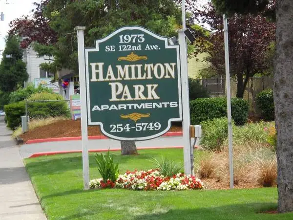 Upstairs 2 bedroom - new carpet and vinyl! Available NOW!
