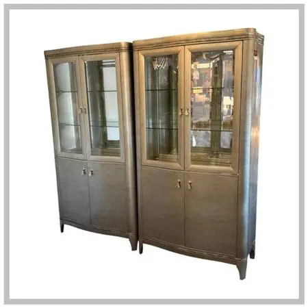 Sofia Vergara La Reina Lighted Curio Cabinet
