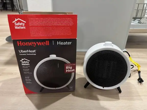 Honeywell UberHeat Ceramic Personal Heater White HCE200W