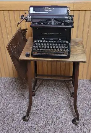 LC Super Speed typewriter