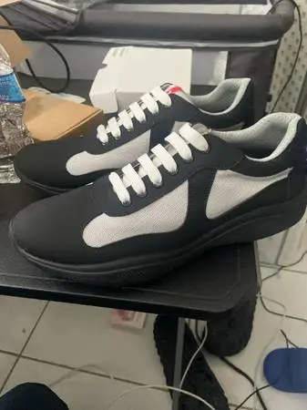 Prada low trainers black sz 10