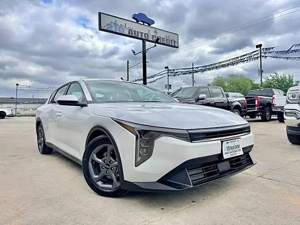 2025 Kia K4 LXS Sedan 4D