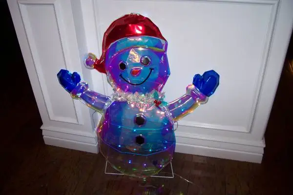 New Snowman battery operated Glows and twinkles