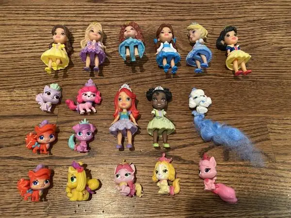 DISNEY MY FIRST DISNEY PRINCESS MINI TODDLER  3 DOLLS & PALACE PETS