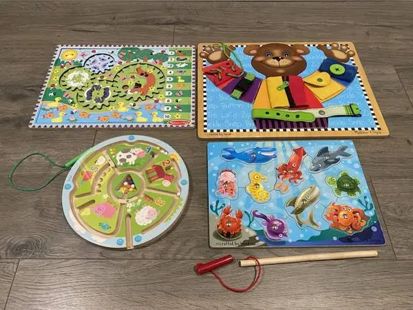MELISSA & DOUG WOODEN ANIMAL CHASE GEAR ~ BASIC SKILLS ~ MAGNETIC FIS