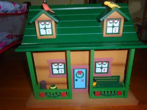 PLOW & HEARTH WOODLAND ADVENT HOUSE