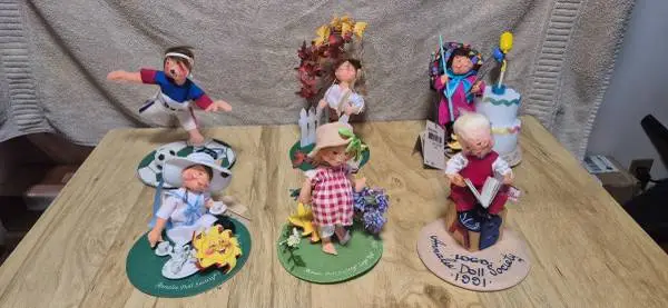Lot of Annalee Dolls
