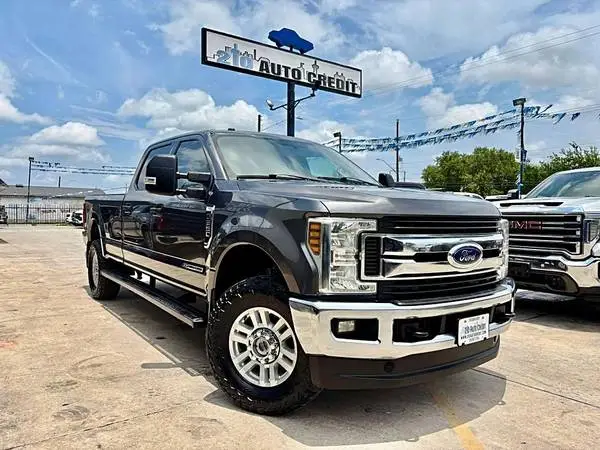 2019 Ford F250 Super Duty Crew Cab XLT Pickup 4D 8 ft