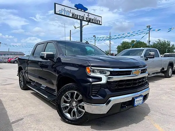 2024 Chevrolet Silverado 1500 Crew Cab LT Pickup 4D 5 3/4 ft