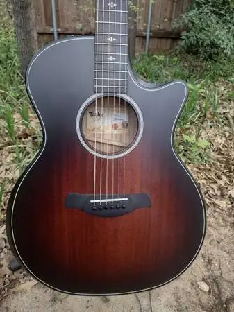 Taylor 324CE Builders Edition Acoustic / Electric Guitar + hard case