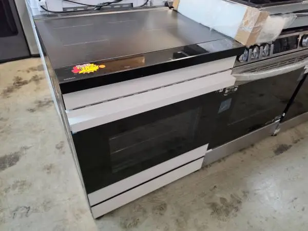 New samsung induction white glass slide in electric stove