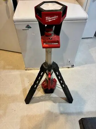 Milwaukee RocketLight m18