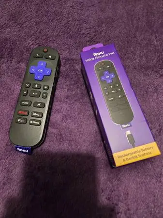 * * * ROKU VOICE REMOTE PRO * BACKLIGHT * RECHARGEABLE * * *
