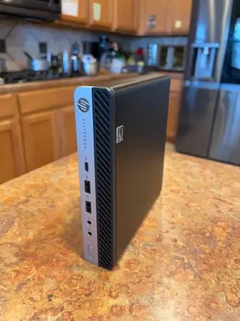 HP EliteDesk 800 G3 Mini PC - i5 / 256GB SSD / 16GB RAM / Windows