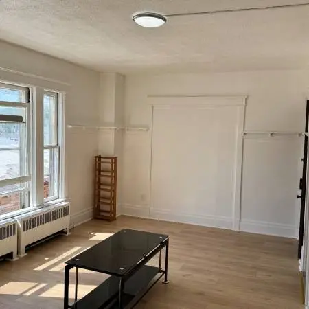 Spacious 2 beds apartment
