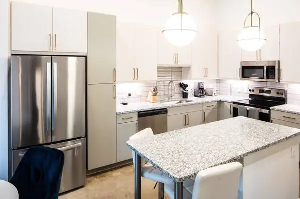 A New Boutique Apt in North Dallas/Addison**EIGHT WEEKS FREE**