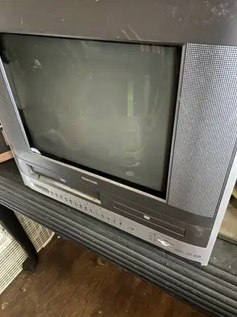 TV dvd 14”size  (no remote)