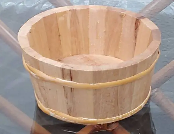 SMALL JAPANESE STYLE WOOD BATH BUCKET USE FOR DECORATING  OR GIFTING