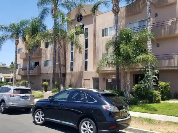 *^*Collins Apts.*^* 2 Beds/ 2 Baths