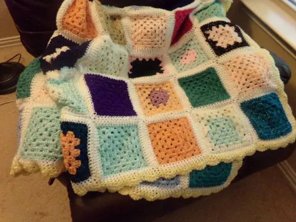 NEW HANDMADE crochet Large Square Afghan blanket TRIMMED IN YELLOW