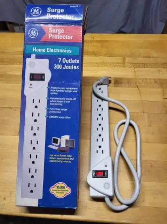 124 NEW GE 120VAC, 15 AMP SURGE PROTECTOR, 3PK