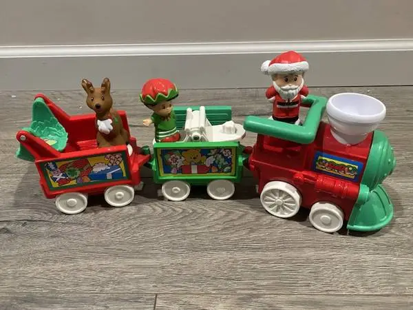 ♥ ♥ ♥ FISHER PRICE LITTLE PEOPLE MUSICAL CHRISTMAS TRAIN  with FIGURES