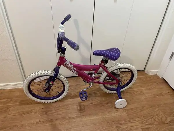 16 DYNACRAFT, SPECTRAFLAME PINK, BARBIE BIKE WITH TRAINING WHEELS