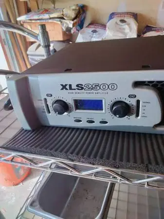 Crown xls 2500 Drivecore Power Amplifier,, Like New