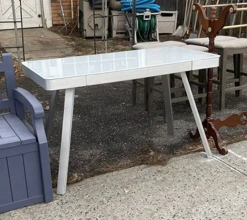 Modern Office Desk