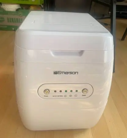 Like New Ice Maker