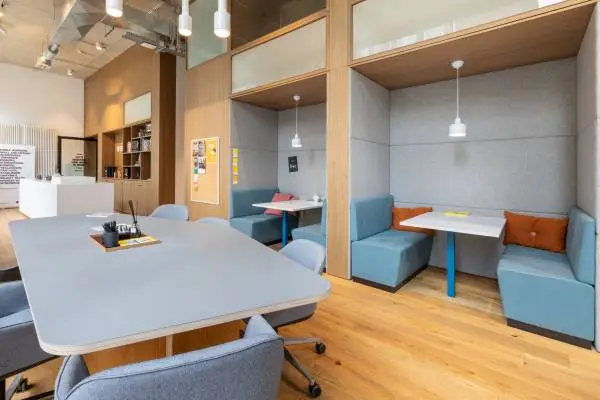 Flexible Hot Desk Memberships: Daily, Weekly, or Monthly Access
