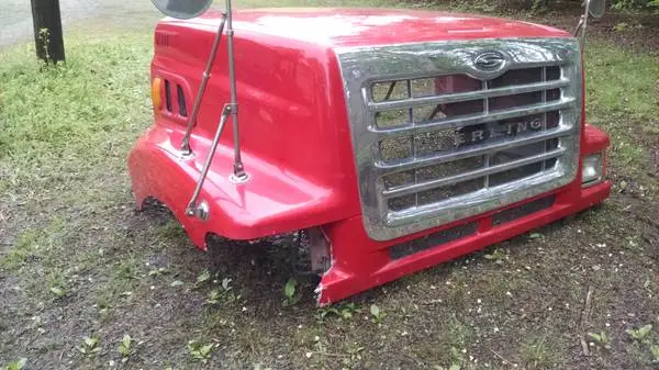 FIBERGLASS TRUCK HOOD REPAIRS