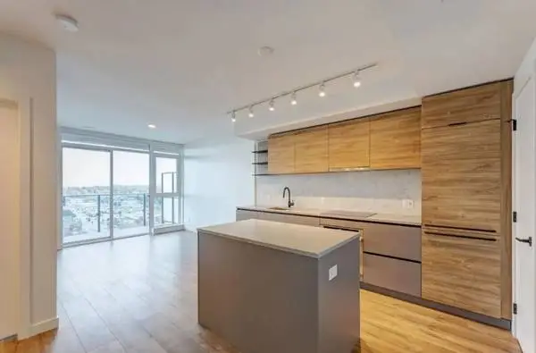 1 Bedroom POOL, High rise 14th Floor, University District South